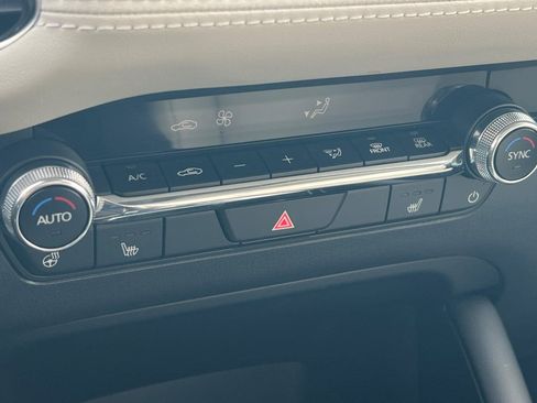 Certified 2025 MAZDA MAZDA3 2.5 Turbo Sedan w/Premium Plus image 18