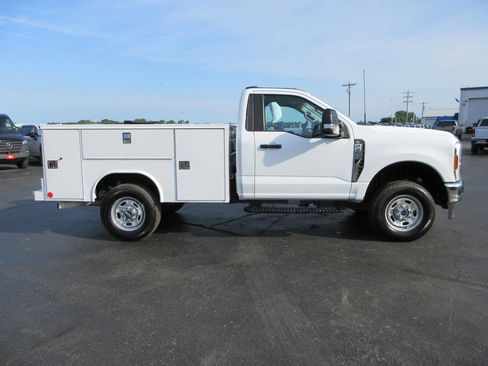 Used 2024 Ford F250 XL w/ Snow Plow Prep Package AWD/4WD image 4