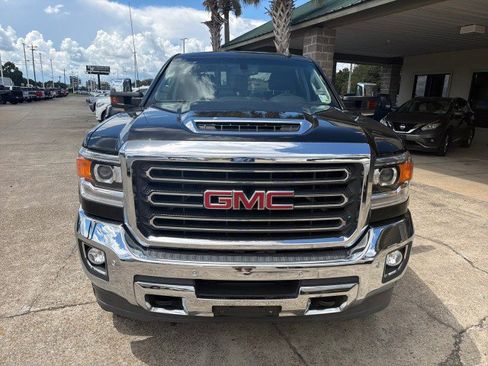 Used 2018 GMC Sierra 2500 SLT w/ Duramax Plus Package AWD/4WD image 13