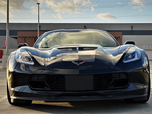 Used 2019 Chevrolet Corvette Z06 RWD image 2