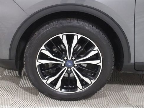 Used 2022 Ford Escape SE w/ SE Sport Appearance Package image 39