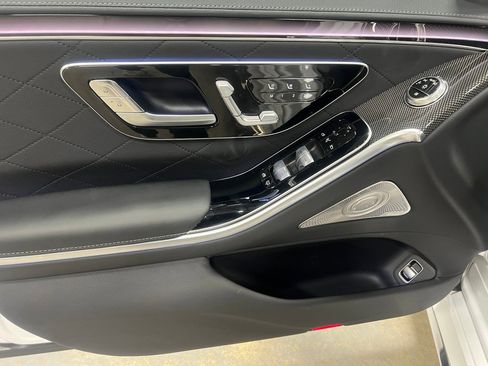 Used 2025 Mercedes-Benz S 580 4MATIC Sedan image 18