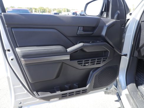 Used 2025 Toyota 4Runner SR5 image 12