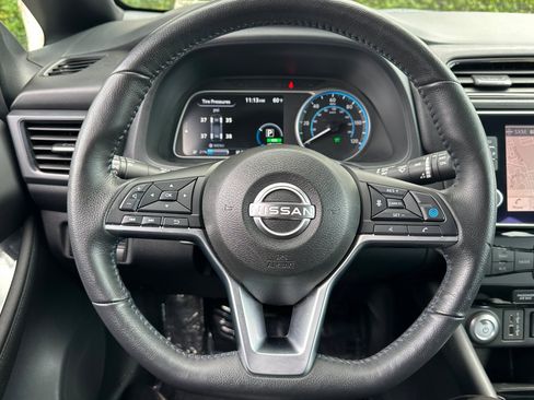 Certified 2023 Nissan Leaf SV Plus image 27