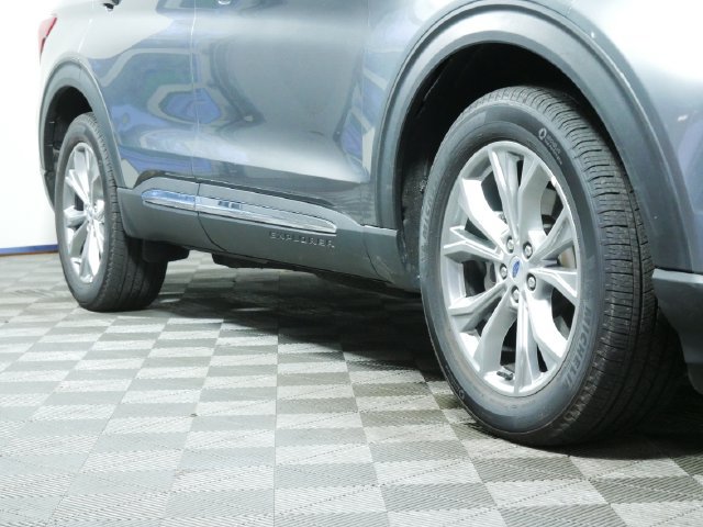 Used 2023 Ford Explorer Limited w/ Limited Technology Package AWD/4WD image 8