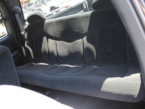 Used 1999 Chevrolet Silverado 2500 LS w/ Snow Plow Prep Pkg AWD/4WD image 21
