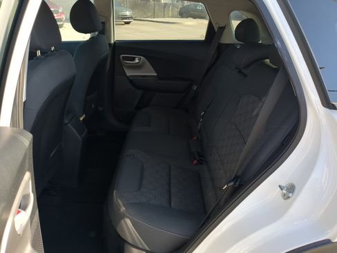 Certified 2019 Kia Niro LX image 15