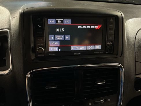Used 2017 Dodge Grand Caravan SE FWD image 20