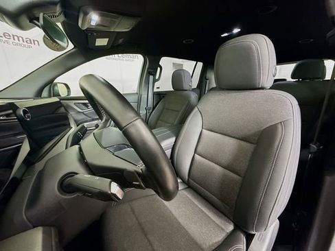 Used 2024 Chevrolet Traverse LT FWD image 24