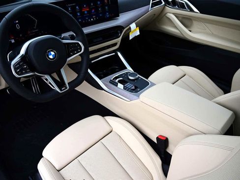 Used 2025 BMW 430i Coupe w/ M Sport Package image 9