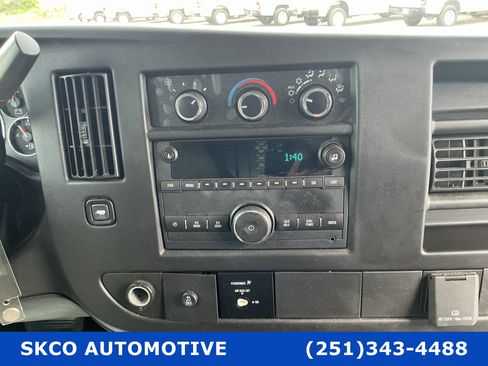 Used 2015 GMC Savana 2500 RWD image 16