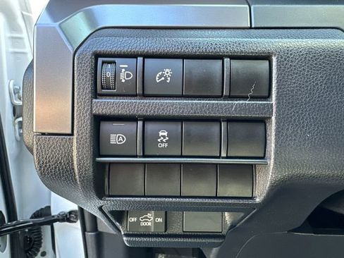 Certified 2025 Toyota Tacoma TRD Off-Road image 28