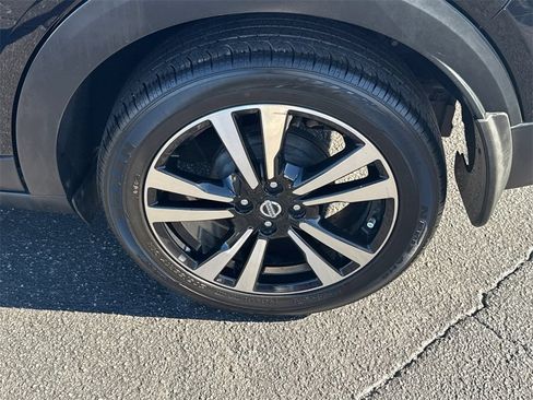 Used 2018 Nissan Kicks SR w/ Exterior Package image 20