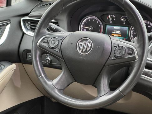 Used 2019 Buick Enclave Essence image 16