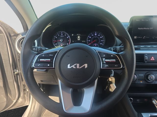 Used 2024 Kia Forte LXS w/ LXS Technology Package FWD image 17