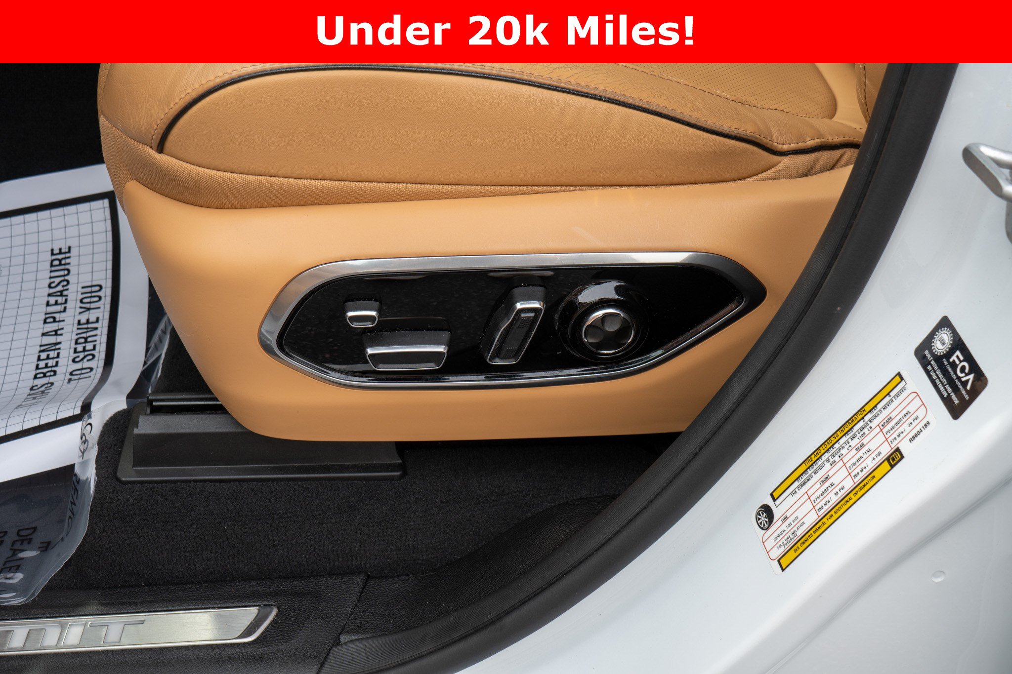 Used 2024 Jeep Grand Cherokee L Summit AWD/4WD image 29