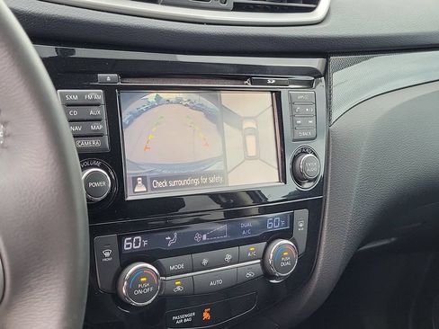 Used 2014 Nissan Rogue SL AWD/4WD image 29