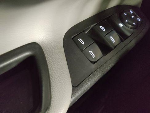 Used 2020 Chevrolet Equinox LS w/ LS Convenience Package image 27