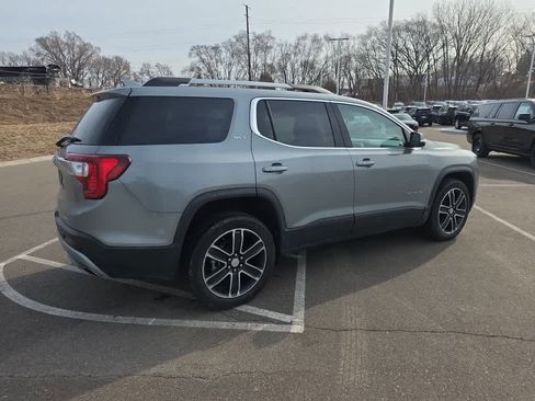 Used 2023 GMC Acadia SLT w/ Preferred Package image 3