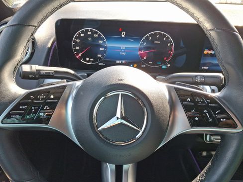 Certified 2024 Mercedes-Benz GLB 250 4MATIC image 19