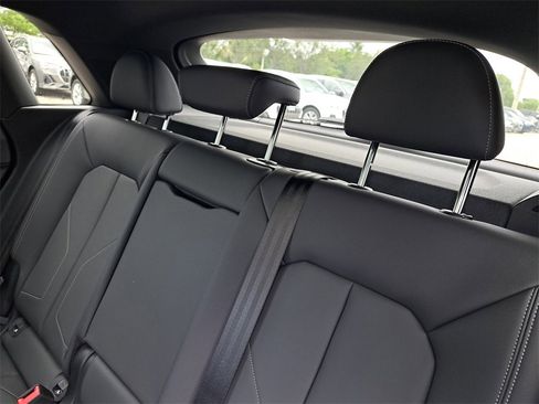 New 2025 Audi Q3 2.0T Premium image 28