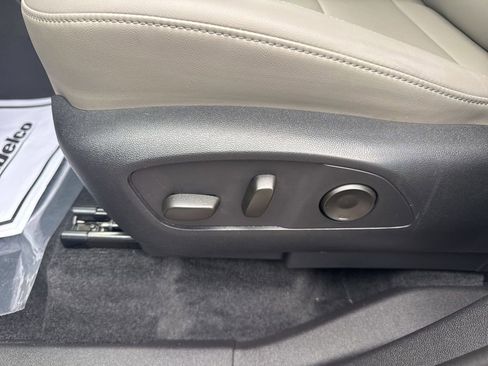 Used 2024 GMC Acadia Elevation w/ Luxury Package image 3