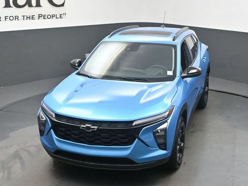 New 2026 Chevrolet Trax LT w/ Sunroof Package FWD image 24
