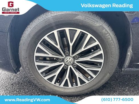 Used 2020 Volkswagen Jetta SE w/ SE Cold Weather Package FWD image 10
