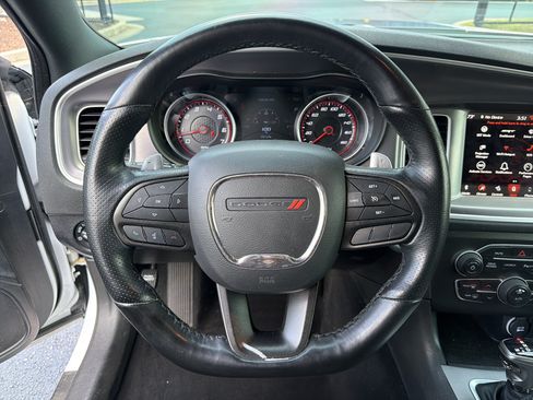 Used 2022 Dodge Charger Scat Pack w/ Dynamics Package RWD image 9