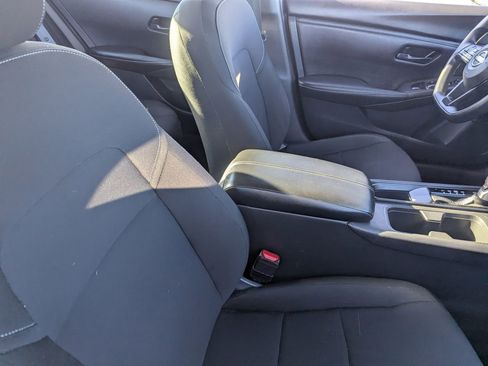 Used 2025 Nissan Sentra S image 11