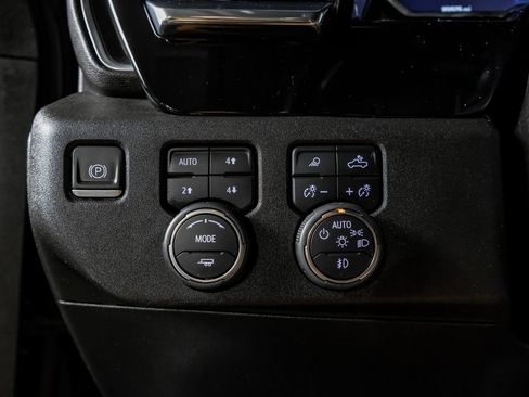 Used 2024 Chevrolet Silverado 3500 LTZ w/ LTZ Convenience Package image 25