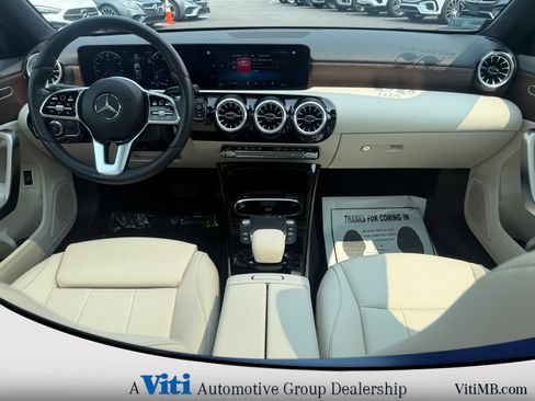 Used 2022 Mercedes-Benz A 220 4MATIC image 2