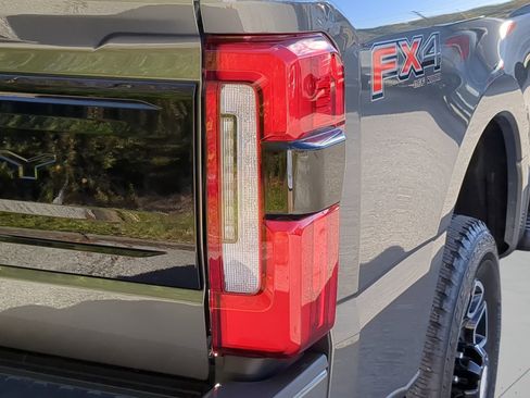 New 2026 Ford F350 Platinum w/ FX4 Off-Road Package image 40