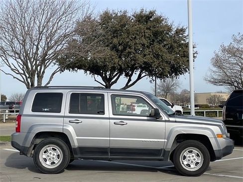 Used 2016 Jeep Patriot Sport w/ Power Value Group image 3