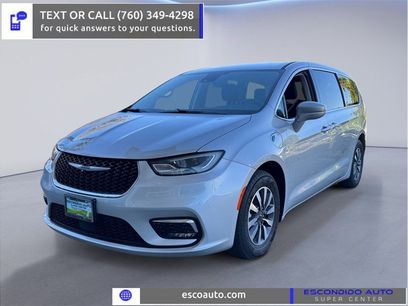 Used 2022 Chrysler Pacifica Touring-L