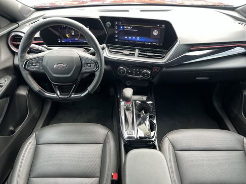Used 2025 Chevrolet Trax RS w/ Driver Confidence Package FWD image 18