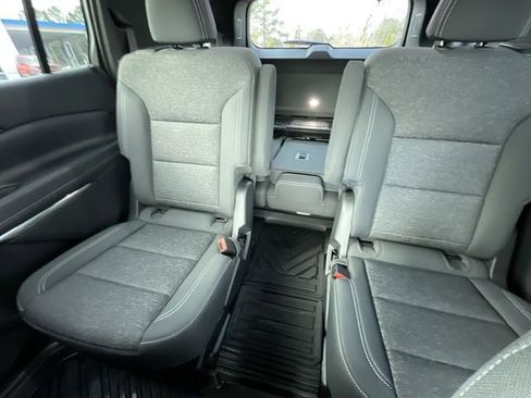 Used 2026 Chevrolet Traverse LT image 14