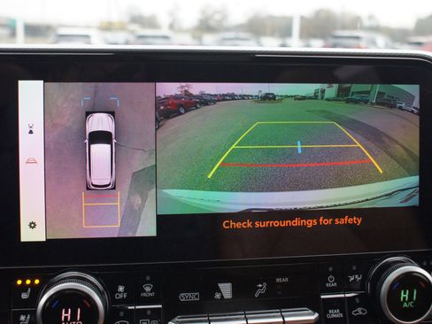 Used 2025 Toyota Highlander Platinum image 7