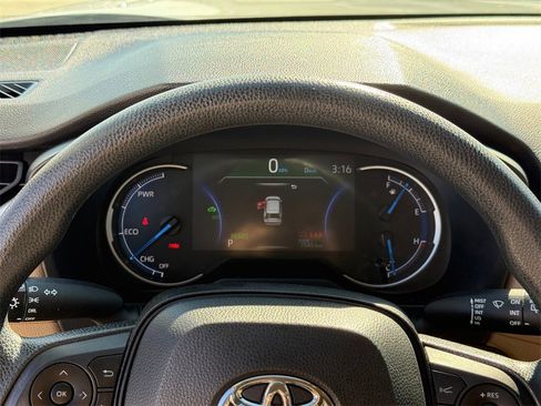 Used 2023 Toyota RAV4 LE image 14