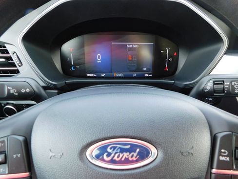 Used 2025 Ford Escape Active AWD/4WD image 29