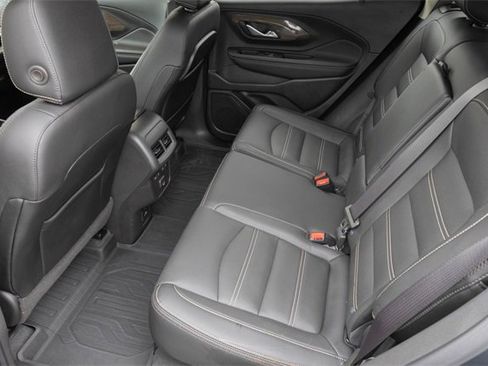 Used 2022 GMC Terrain Denali w/ Denali Premium Package image 17