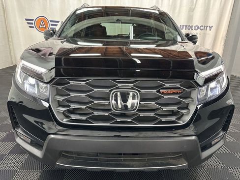 Used 2025 Honda Passport TrailSport image 4