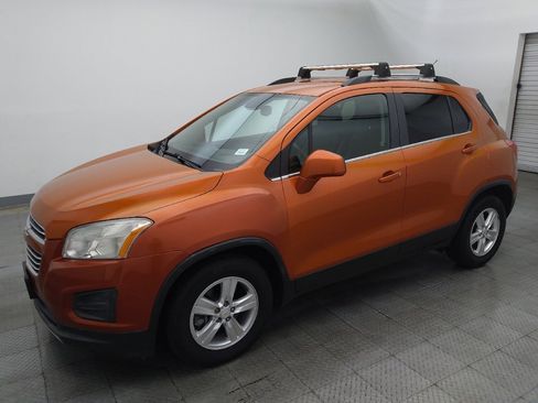 Used 2016 Chevrolet Trax LT w/ LT Convenience Package FWD image 2