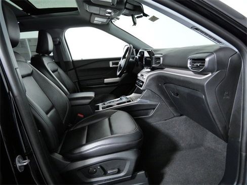 Certified 2023 Ford Explorer XLT w/ Equipment Group 202A image 10
