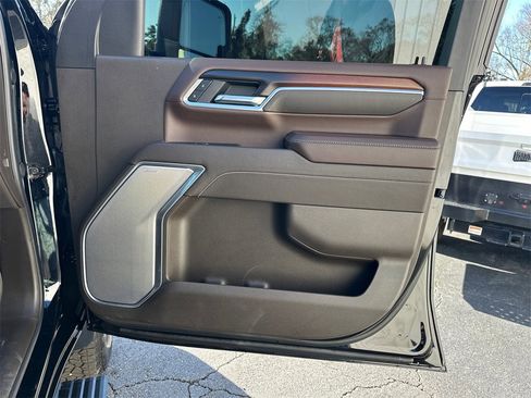 Used 2025 GMC Sierra 2500 Denali w/ Denali Reserve Package image 15