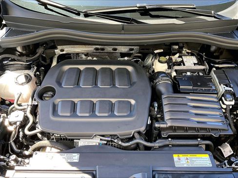 Certified 2026 Volkswagen Tiguan SE R-Line AWD/4WD image 9