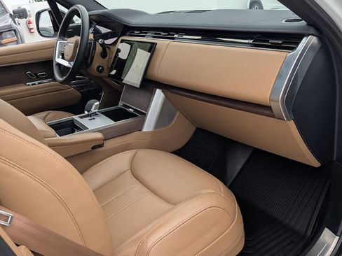 Used 2025 Land Rover Range Rover Long Wheelbase SE image 14