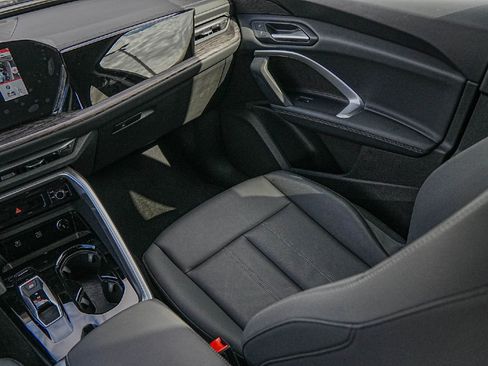 Certified 2025 Audi Q5 Premium w/ Convenience Package image 25