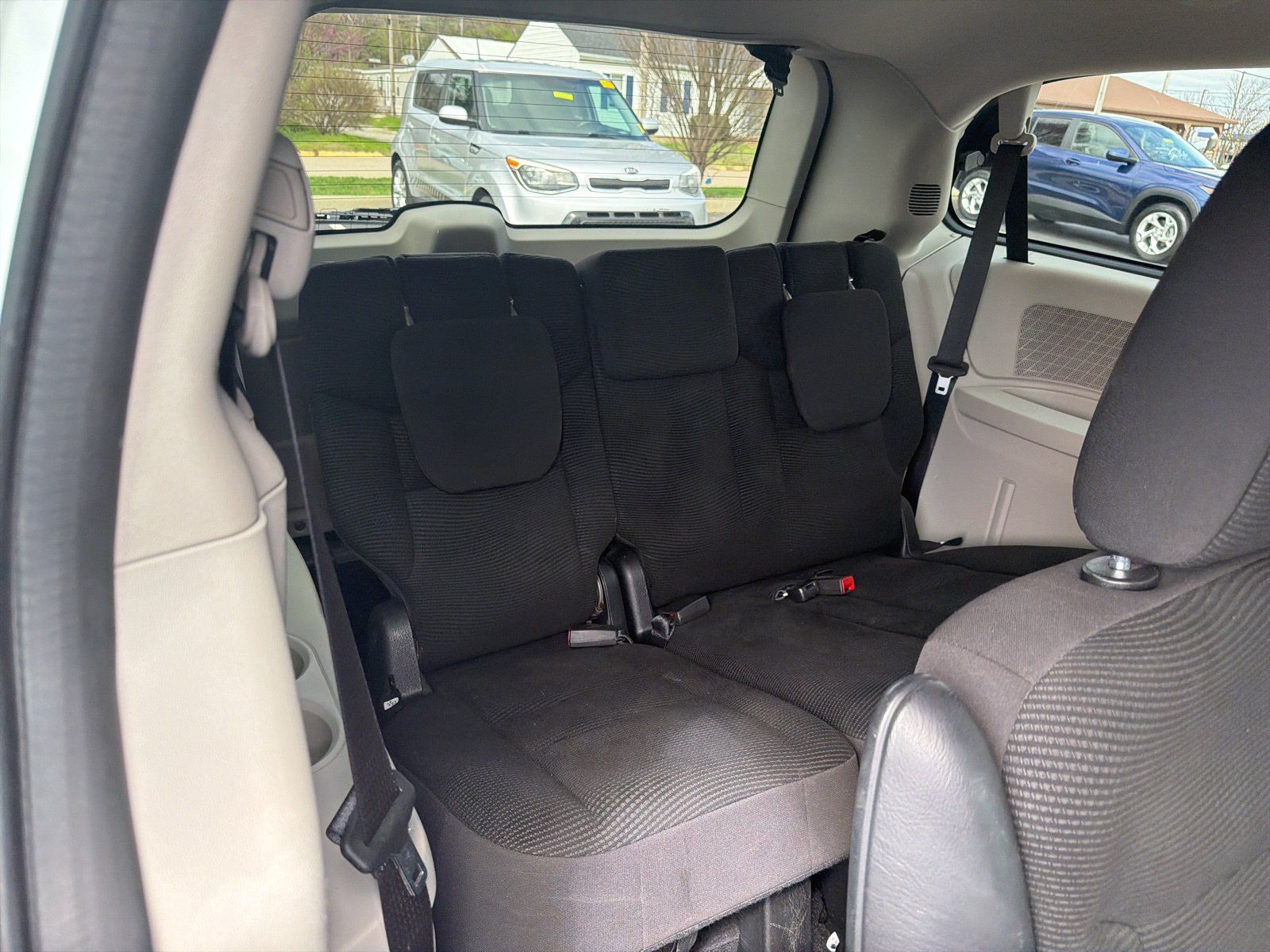 Used 2020 Dodge Grand Caravan SE FWD image 27