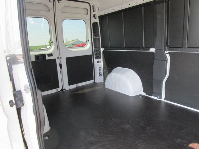 Used 2024 RAM ProMaster 2500 w/ Power Group FWD image 9